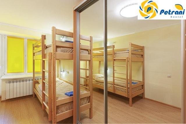 קייב Petrani Hostel מראה חיצוני תמונה