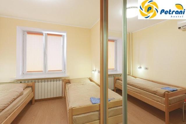 קייב Petrani Hostel מראה חיצוני תמונה