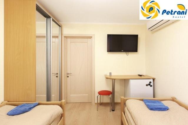 קייב Petrani Hostel מראה חיצוני תמונה