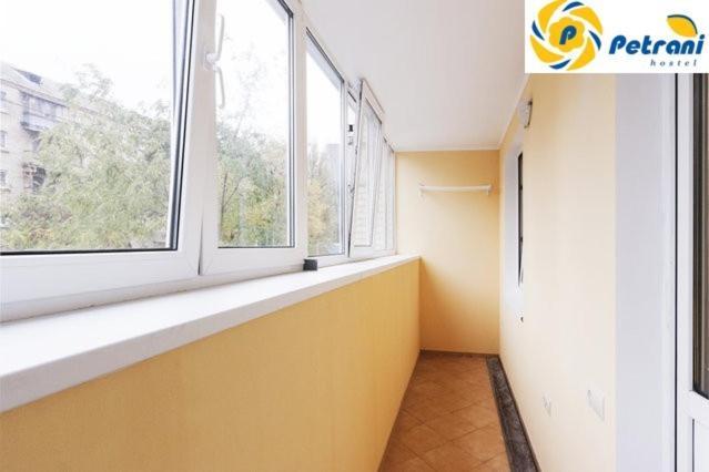 קייב Petrani Hostel מראה חיצוני תמונה